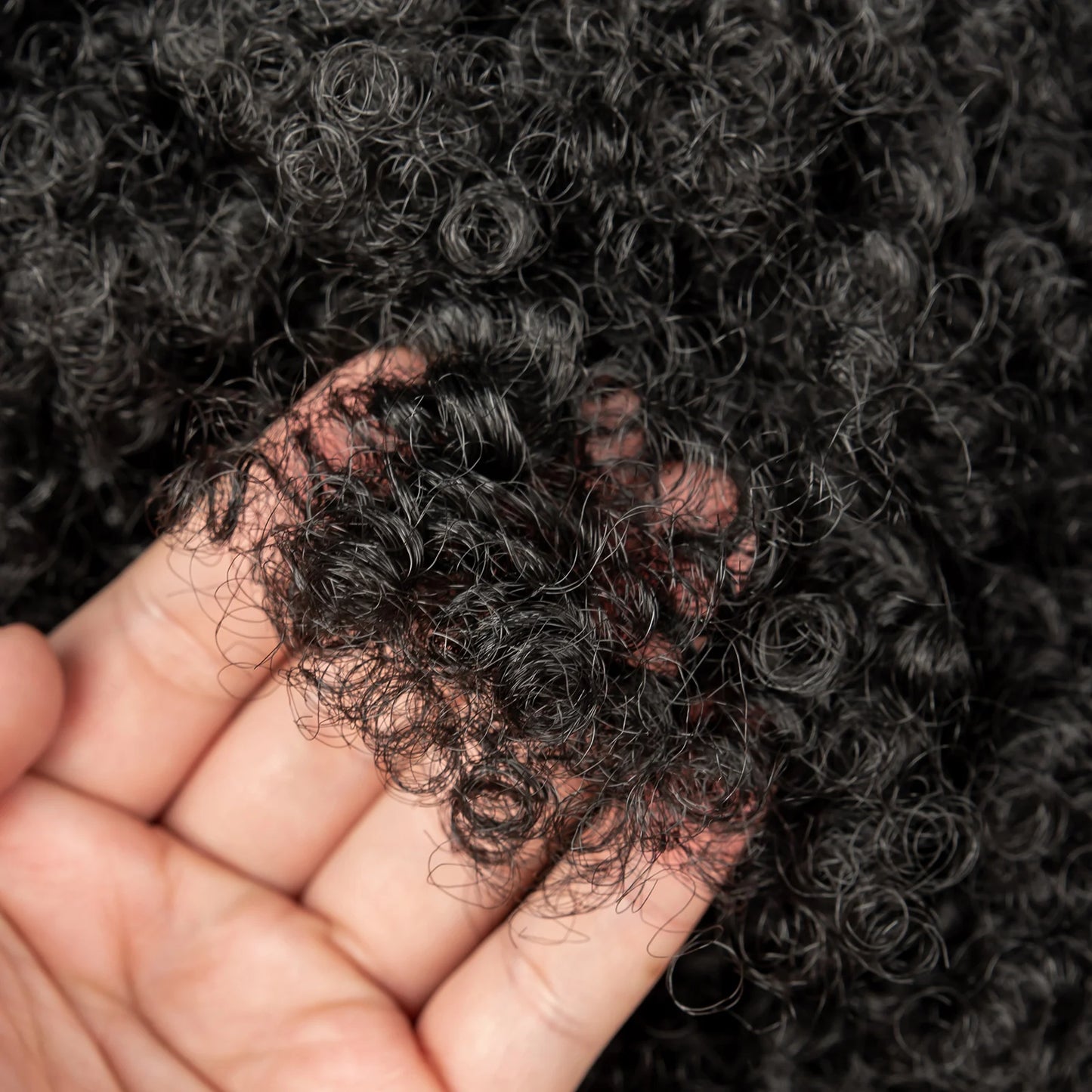 Peruca Afro Cacheada Curta 15cm - Jô Full Lace Sintética com Tranças